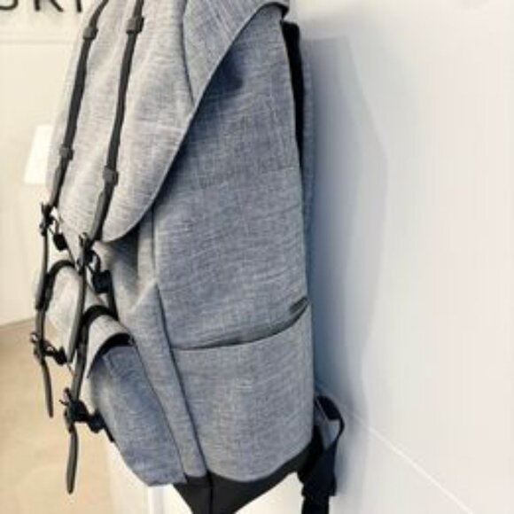 SOLD  NEW! Herschel Little America™ Backpack - 30L - Picture 3 of 6